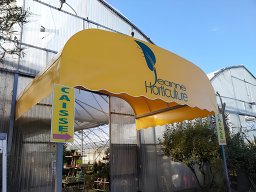 20150216 Bâche de protection - Confection d'un auvent en marquise PVC Ferrari 705-1061 + logo adhésif Jeanne Horticulture 3 (IMG_152715)
