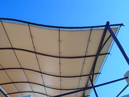 20120614 Pergola en toile sur-mesure PVC Ferrari 502 détails fixations (2)