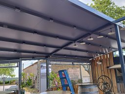 20220607 Pergola en toile pour Caveau de vente des vins de faugères (4) IMG_100455