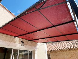 20240920 Pergola en toile rouge 1 (img_FB)