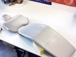 20100609 Sellerie médicale - Table d'auscultation de dentiste (3)