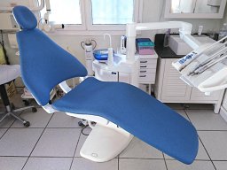 20180929 Sellerie médicale - Réfection d'une table d'auscultation paramédicale (DSC_0241_1)