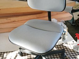 20210106 Sellerie médicale - Réfection d'un fauteuil de podologue en Stamskin-Top (DSC_0640)