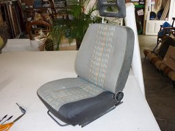 20120910 Sellerie auto - Réfection partielle de l'assise d'un siège de VU après (30)
