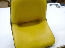 20130621 Sellerie auto - Réfection complète d'un siège de tracteur 9 (après)