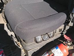 20210000 Sellerie auto - Réfection de l'assise d'un siège conducteur pour PL (img FB)