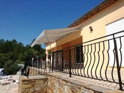 2018 Store banne - Réfection d'une toile de protection solaire de store à banne 1