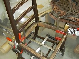 20071002 Tapisserie d'ameublement - Réfection de chaise par collage (Collage-Chaise)