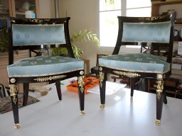 20120307 Tapisserie d'ameublement - Réfection d'une paire de fauteuils style Empire en tissu motif émeraude (96)