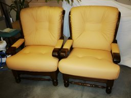 20130201 Tapisserie d'ameublement - Réfection d'une paire de fauteuils en cuir sienne (Paire_Fauteuil_cuir)