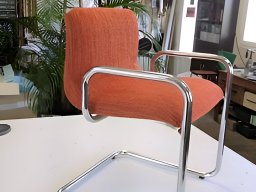 20130409 Tapisserie d'ameublement - Réfection d'un fauteuil contemporain tissu orange (Fauteuil_6)