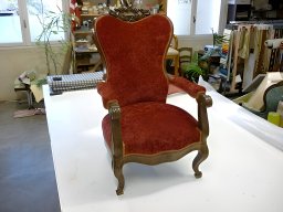 20151123 Tapisserie d'ameublement - Réfection d'un fauteuil bergère en tissu de velour pourpre (Fauteuil_5)