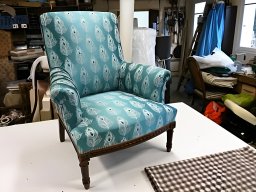 20190202 Tapisserie d'ameublement - Réfection d'un fauteuil bergèré contemporain tissu motif (Fauteuil_15)