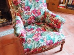 20221209 Tapisserie d'ameublement - Réfection d'un fauteuil ancien en tissu floral (IMG_103659)
