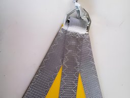 20170227 Voile d'ombrage - Finition aluminium d'une pointe de sangle 