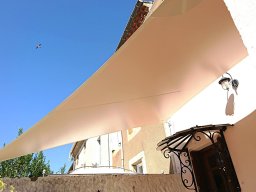 20180718 Voile d'ombrage - Toile quadrangulaire Serge Ferrari Soltis Proof 502 vanille (DSC_0552)