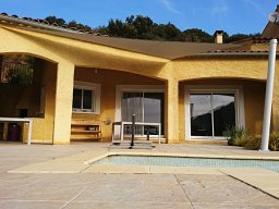 20190420 Voile d'ombrage triangulaire Serge Ferrari Soltis Perfom 92 avec poteau 3 (DSC_0487_1)